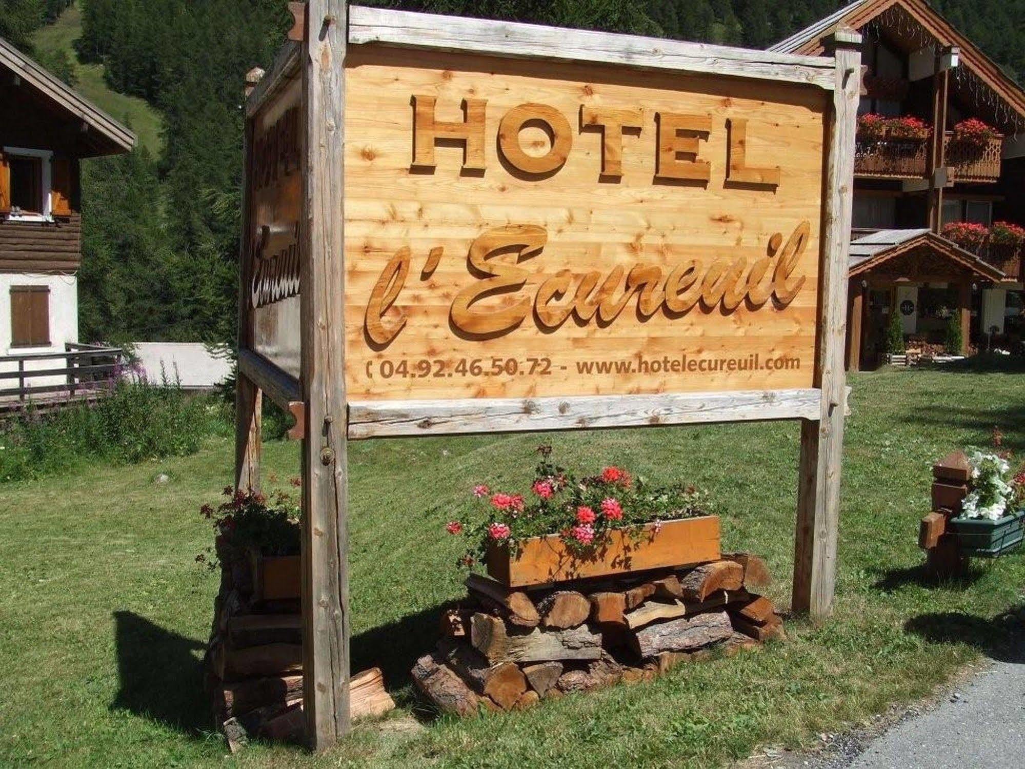 Hotel Ecureuil Vars  Exterior photo